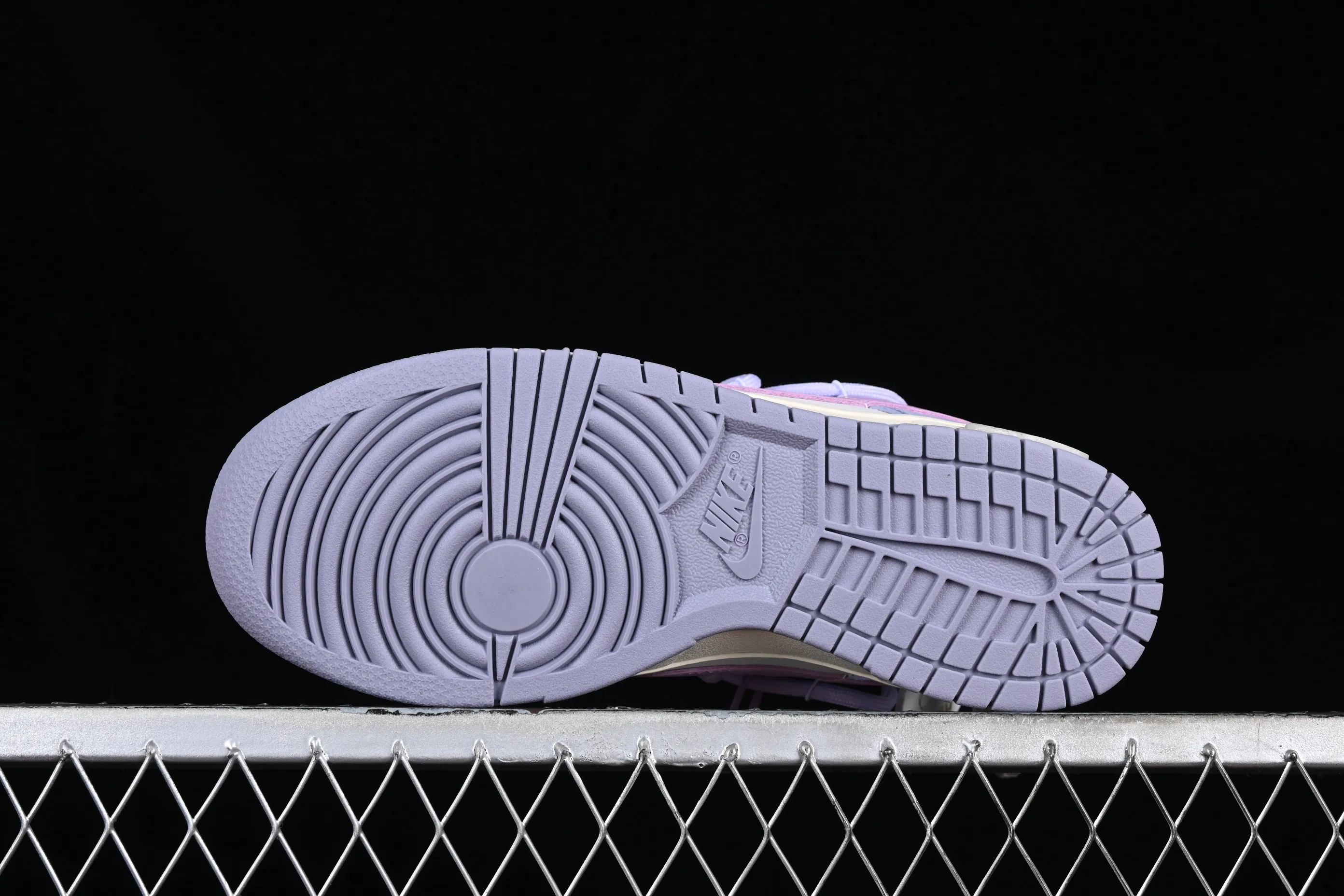 All Categories Nk SB Dunk Series Nk SB Dunk Low Low-top sneakers Nk Dunk Low "RISK" Fantasy French Tulip Love Buckle SB strap low-top casual sneakers DD1503-500